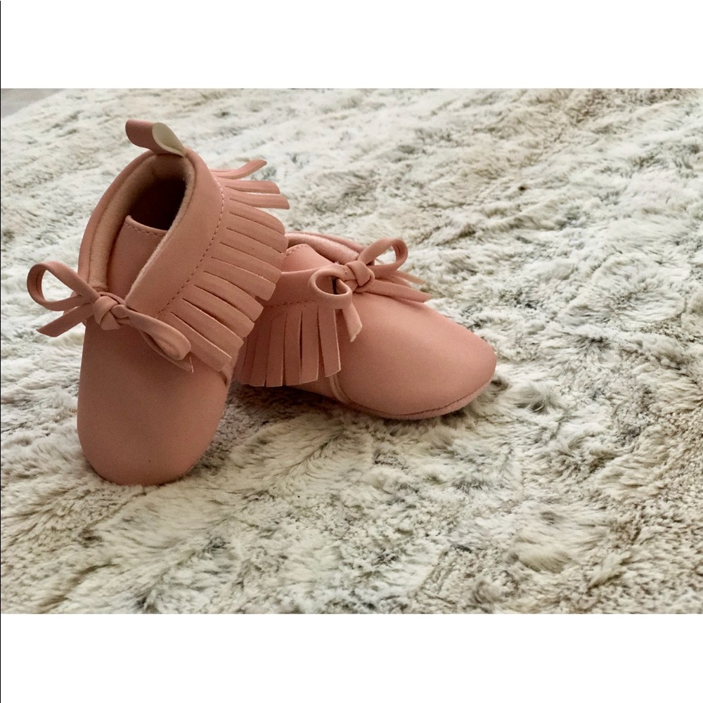 ✨Super adorable pink moccasins✨